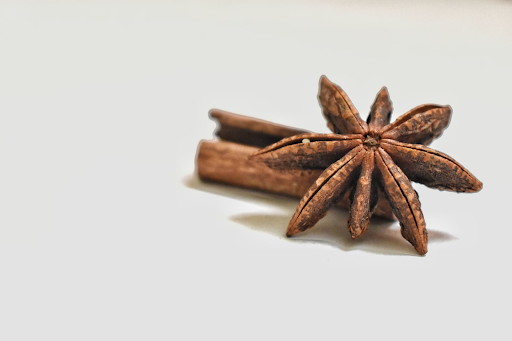 Bulk Anise Flavorings Supplies: Wholesale Anise Extract, Essence & Concentrate for Baking and Cooking